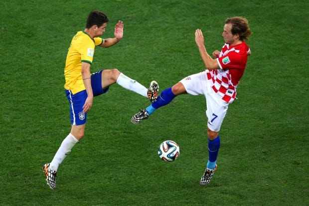brazils-oscar-and-croatias-ivan-rakitic-dance