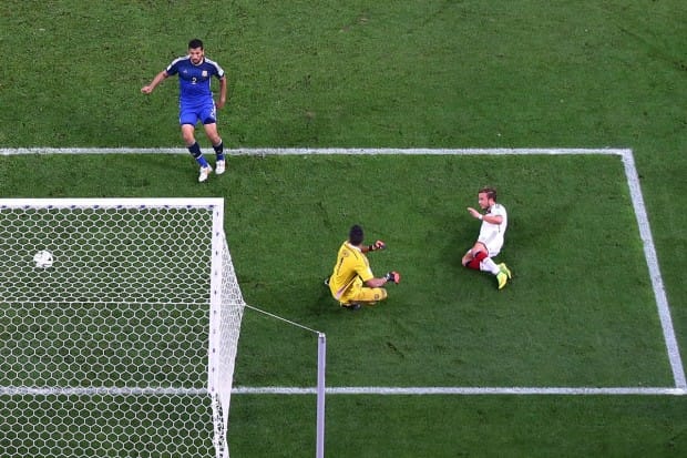 mario-goetze-of-germany-scores-the-winning-goal-of-the-world-cup-against-argentina